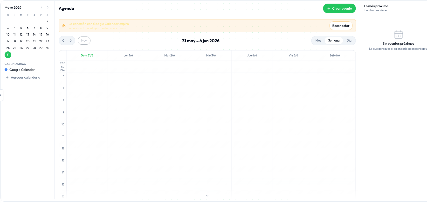 Vista de Agenda con mini-calendario, vista semanal, selector Mes/Semana/Día y panel «Lo más próximo»